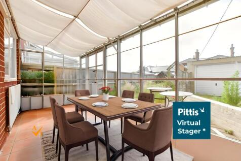 Conservatory (Contemporary Style)