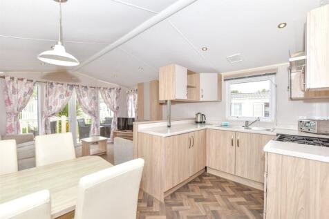 Lounge/Kitchen