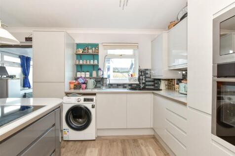 Kitchen/ Dining Room