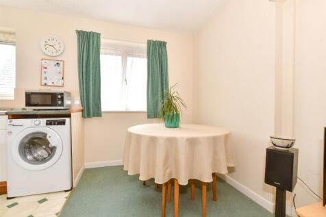 Kitchen/ Living Room