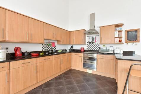 Kitchen/ Living Room
