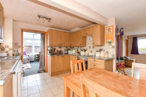 Kitchen/Dining Area