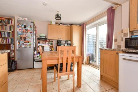Kitchen/Dining Area