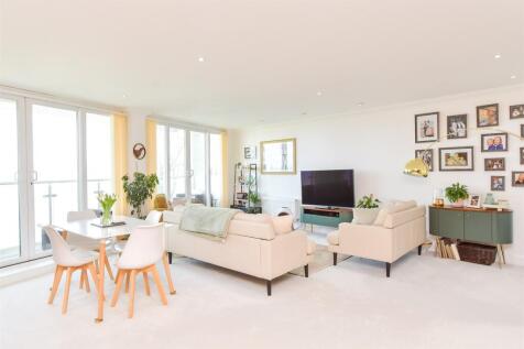 Kitchen/ Living Room