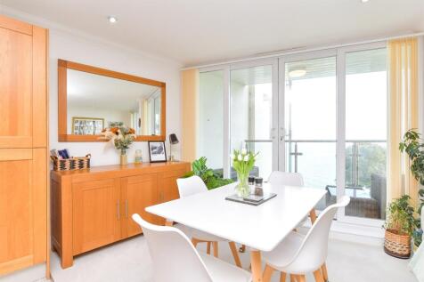 Kitchen/ Living Room