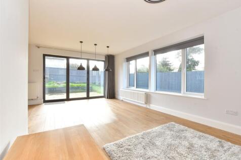 Lounge/Dining Area