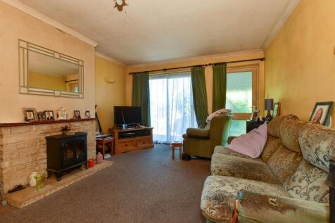 Lounge/ Dining Room