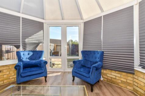 Conservatory/ Dining Room