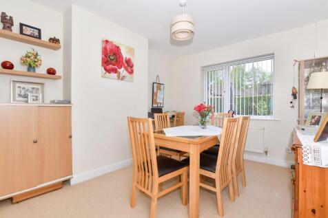 Bedroom 3/ Dining Room