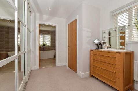 Walk-In Wardrobe