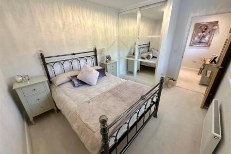 Bedroom 4 - V