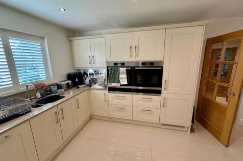 Kitchen - V