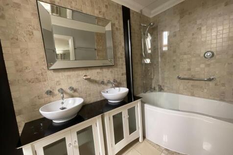 En Suite Bathroom