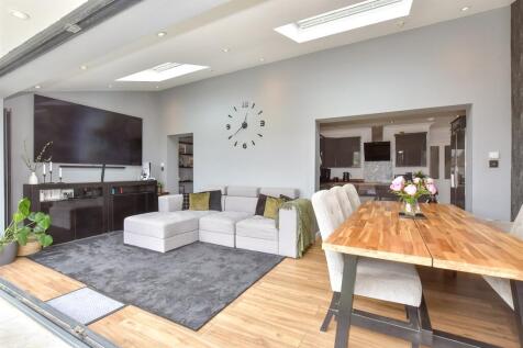 Family/ Diner Area