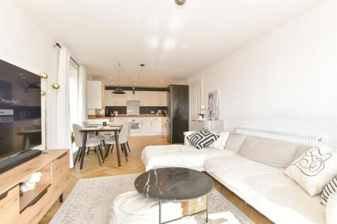 Kitchen/ Living Area