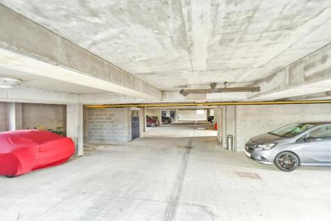Driveway/Parking
