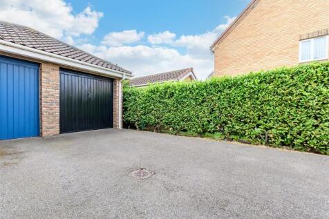 Driveway/Parking