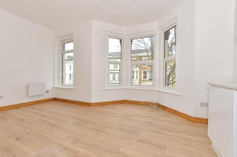 Kitchen/ Living Area