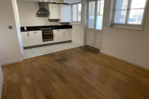 Lounge/Kitchen