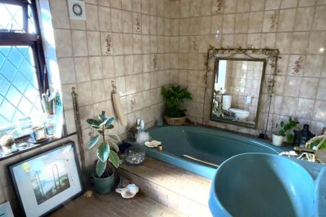 Bathroom Nf