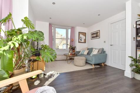 Living/ Kitchen Area