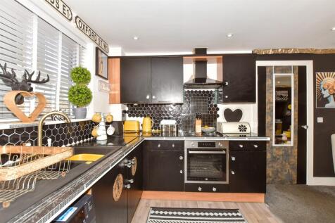 Lounge/ Kitchen