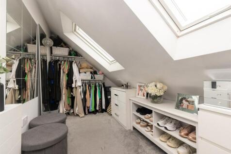 Bedroom 5 / Walk-In Wardrobe