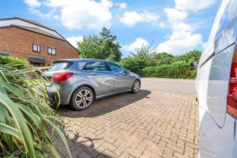 Driveway/Parking
