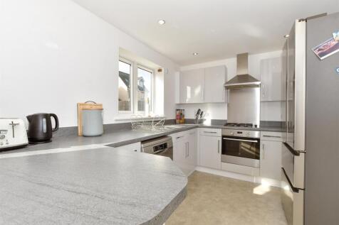 Kitchen/ Dining Area