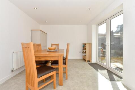 Kitchen/ Dining Area