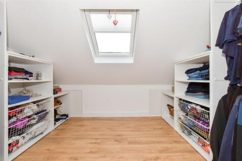 Dressing Room/ Bedroom 5