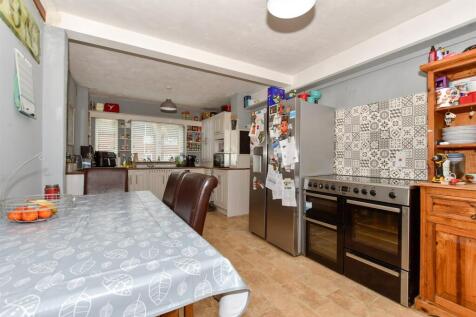 Kitchen/ Breakfast Room