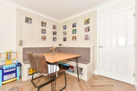 Lounge/ Diner