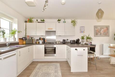 Kitchen/ Dining Room