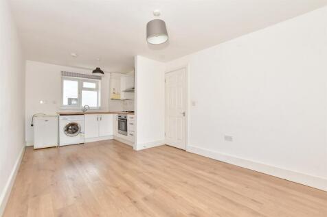 Lounge/ Kitchen