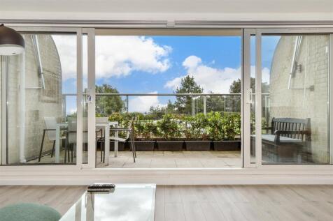 External Lifestyle Photograph