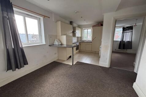 Kitchen / Lounge