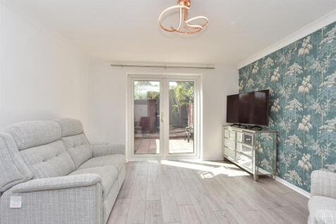 Lounge/ Dining Area