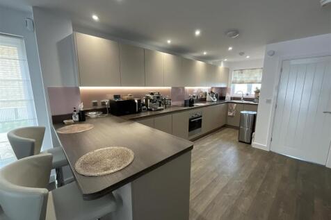 Kitchen/Breakfast Area