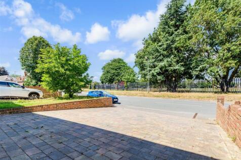 Driveway/Parking