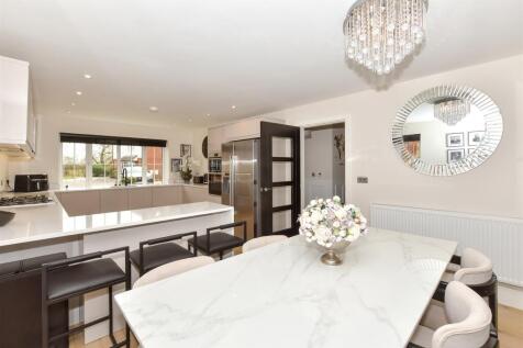 Kitchen/Breakfast Area