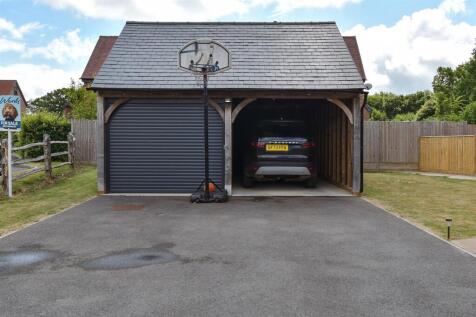 Driveway/Parking