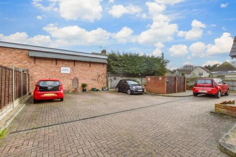 Driveway/Parking