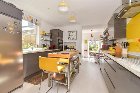 Kitchen/ Breakfast Room
