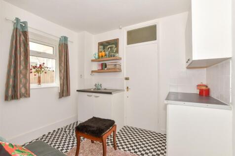 Lounge/ Kitchen