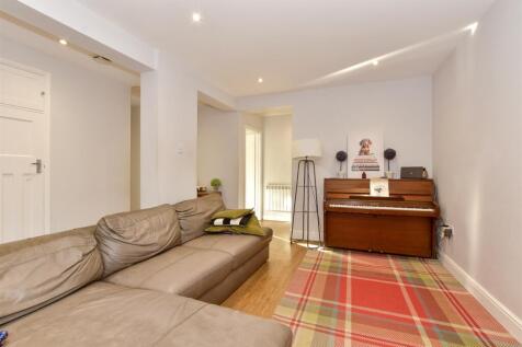Lounge/ Diner