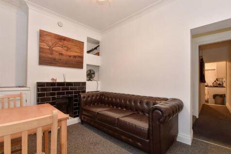 Lounge *