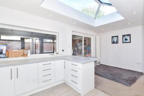 Kitchen/Breakfast Area