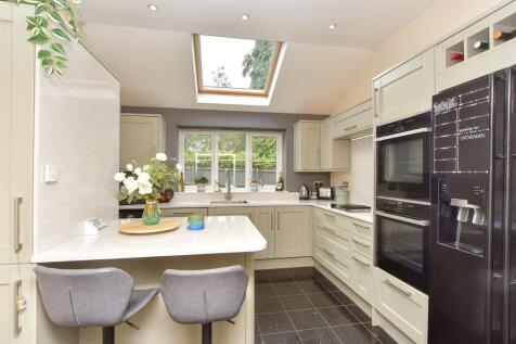 Kitchen/Breakfast Area