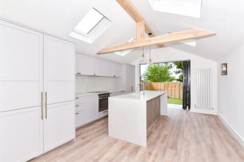 Kitchen/Dining Area